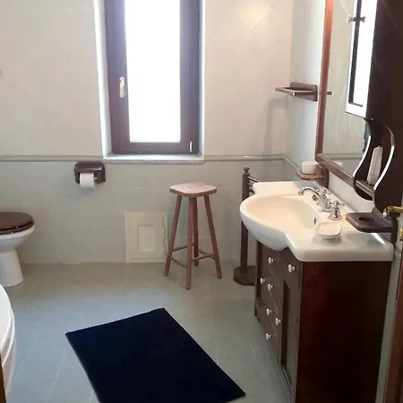 Daire With 3 Bedrooms In With Wonderful Lake View And Furnished Balcony 3 Km From The Slopes