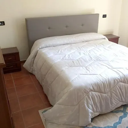 With 3 Bedrooms In With Wonderful Lake View And Furnished Balcony 3 Km From The Slopes