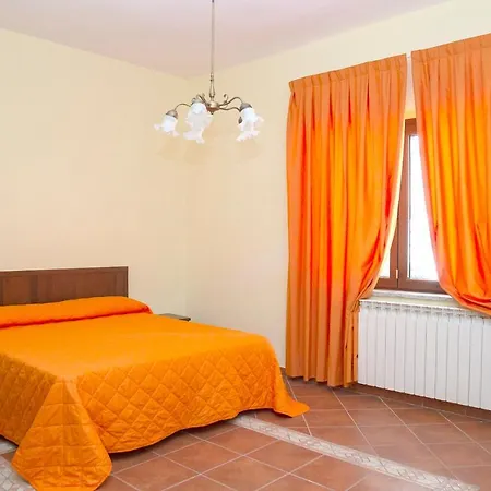 With 3 Bedrooms In With Wonderful Lake View And Furnished Balcony 3 Km From The Slopes Daire