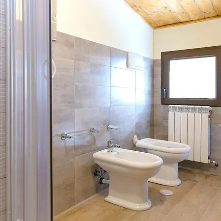 With 3 Bedrooms In With Wonderful Lake View And Furnished Balcony 3 Km From The Slopes Lorica