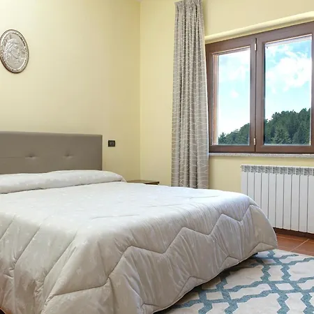 With 3 Bedrooms In With Wonderful Lake View And Furnished Balcony 3 Km From The Slopes Daire Lorica