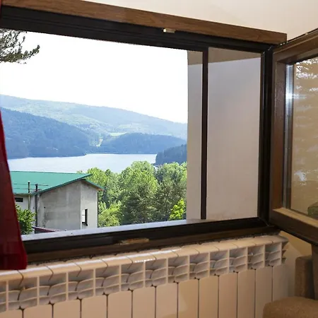 With 3 Bedrooms In With Wonderful Lake View And Furnished Balcony 3 Km From The Slopes Lorica